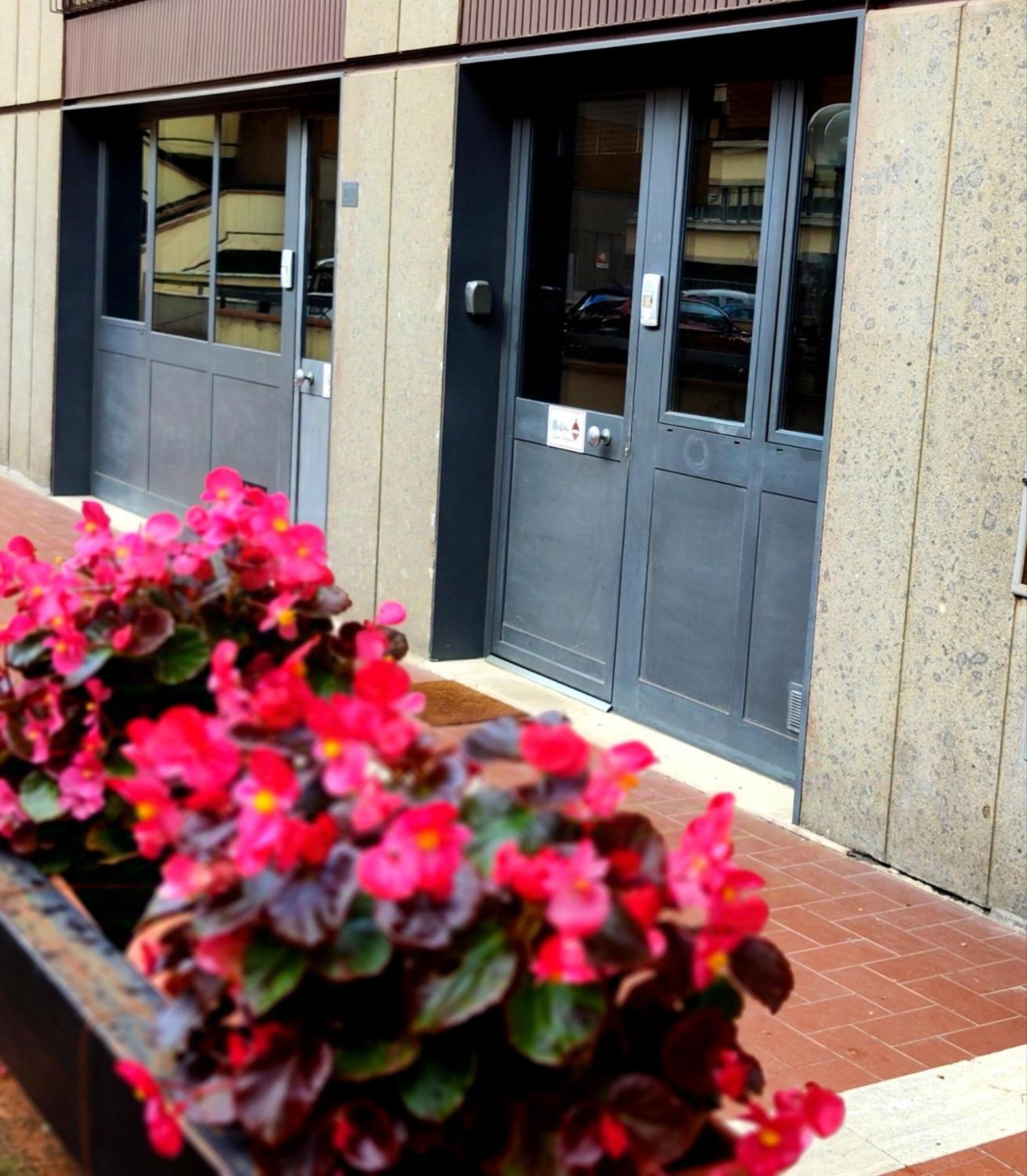 Gemme Fiorentine Apartments In Front Of The Train Station 5 Minutes From The Centre Free Parking 피렌체 외부 사진