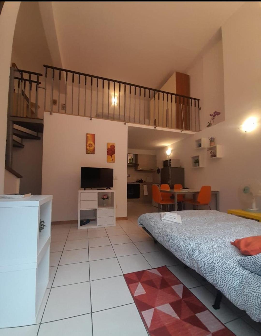 Gemme Fiorentine Apartments In Front Of The Train Station 5 Minutes From The Centre Free Parking 피렌체 외부 사진