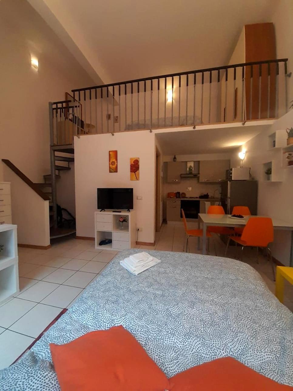 Gemme Fiorentine Apartments In Front Of The Train Station 5 Minutes From The Centre Free Parking 피렌체 외부 사진