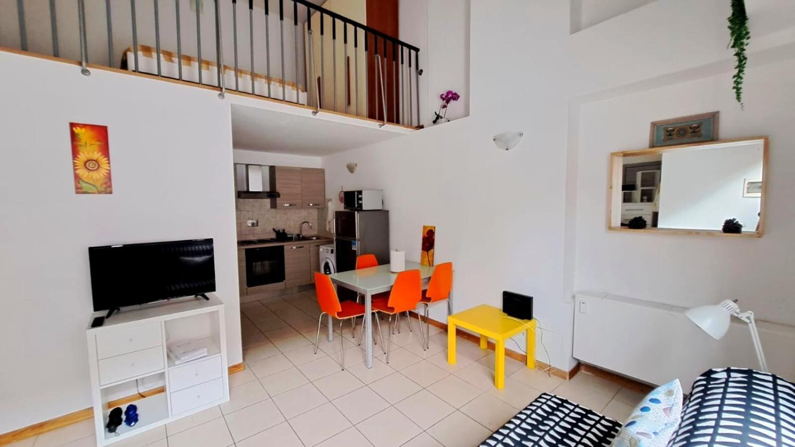 Gemme Fiorentine Apartments In Front Of The Train Station 5 Minutes From The Centre Free Parking 피렌체 외부 사진